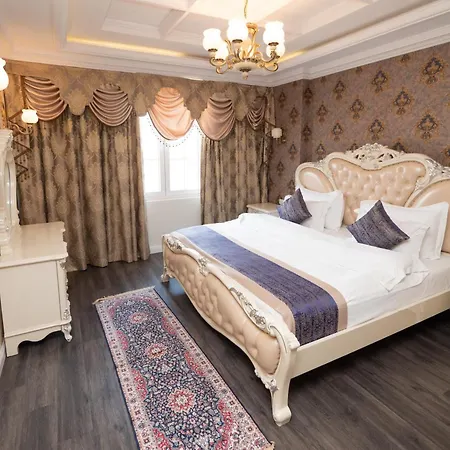 Britania Hotel *