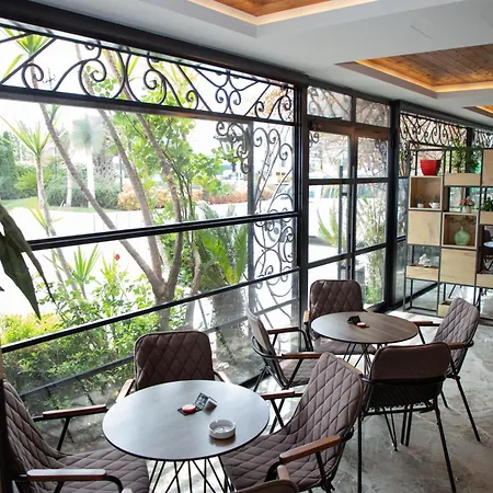 Hotel Britania Kamez