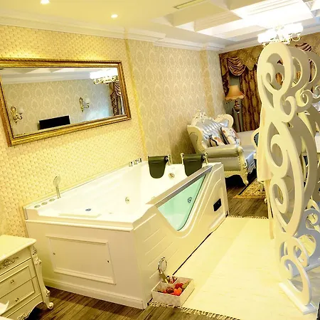 Отель Britania *