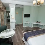 Britania Hotel Kamez